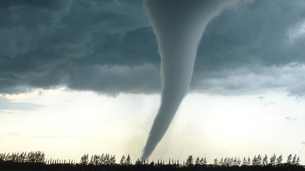 sonhar com tornado