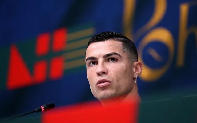 O português CRISTIANO RONALDO está sem clube | Rooney, Scholes e Ferdinand lamentam saída do CR7 do United